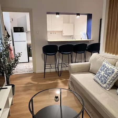 Apartment Bluebird Near Opera
